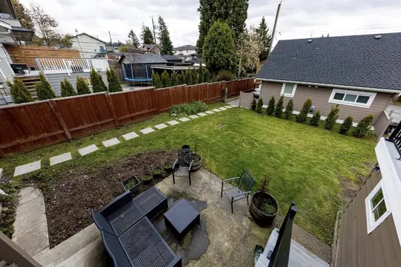 235 West 27th Street, North Vancouver For Sale - image 2