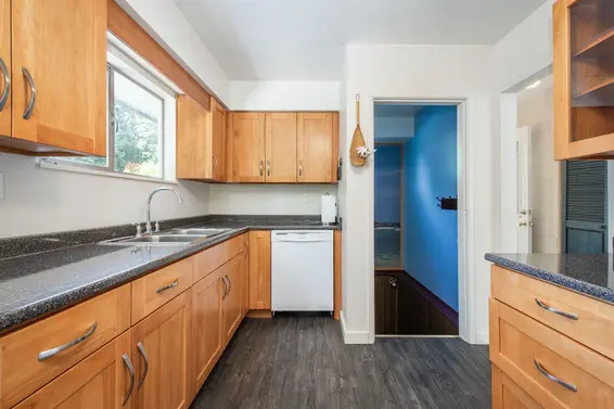 1852 Appin Road, North Vancouver For Sale - image 11