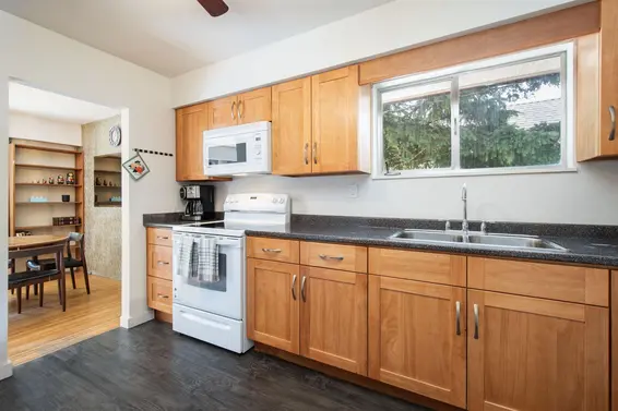 1852 Appin Road, North Vancouver For Sale - image 9