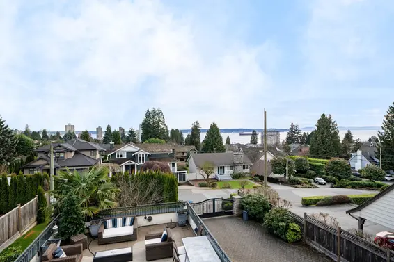 2285 Kings Avenue, West Vancouver For Sale - image 4