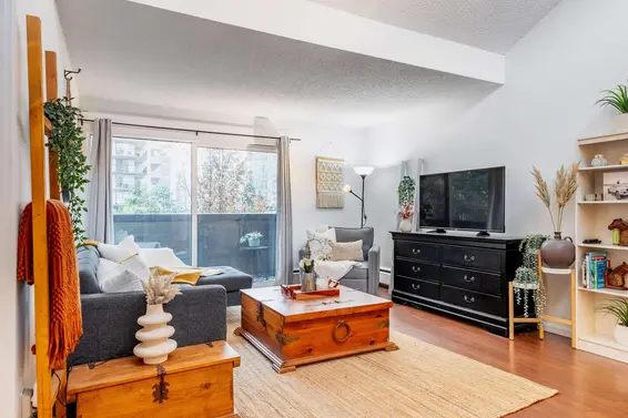 319 206 East 15th Street, North Vancouver For Sale - image 3