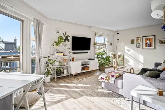 205 235 West 4th Street, North Vancouver