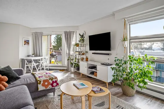 205 235 West 4th Street, North Vancouver For Sale - image 3