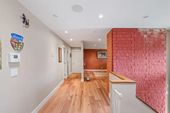 1329 Appin Road, North Vancouver For Sale - image 8