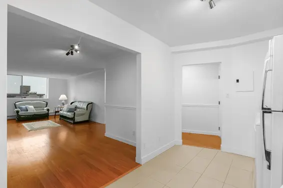 401 1390 Duchess Avenue, West Vancouver For Sale - image 2