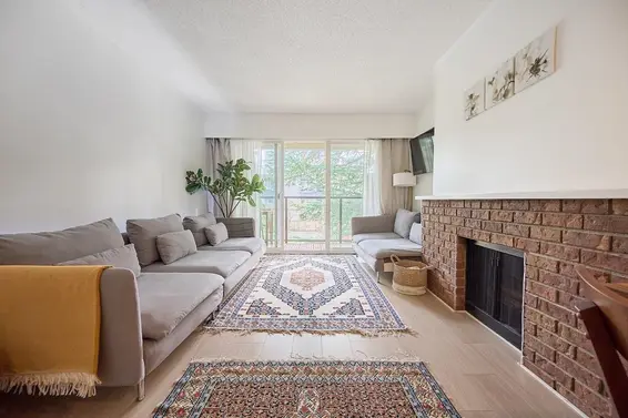 302 1515 Chesterfield Avenue, North Vancouver For Sale - image 2