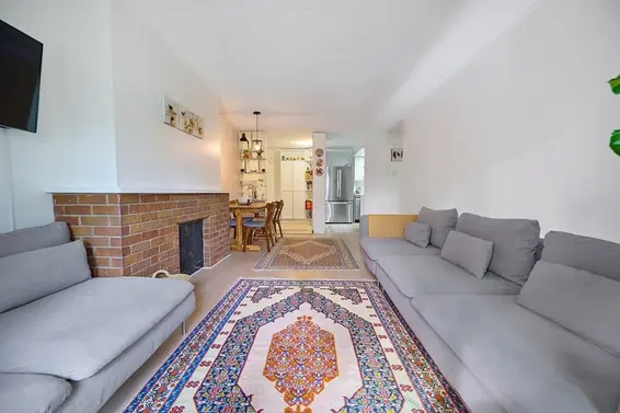 302 1515 Chesterfield Avenue, North Vancouver For Sale - image 4