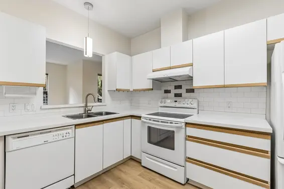 105 843 22nd Street, West Vancouver For Sale - image 7