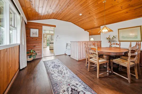 809 Roslyn Boulevard, North Vancouver For Sale - image 10