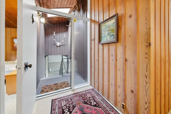 809 Roslyn Boulevard, North Vancouver For Sale - image 16