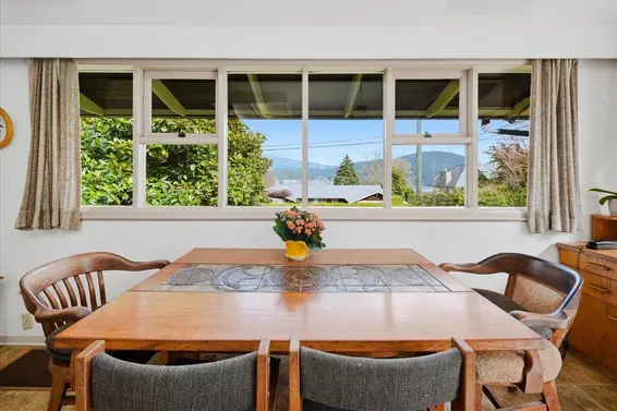 809 Roslyn Boulevard, North Vancouver For Sale - image 20