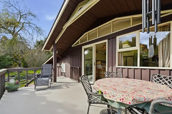 809 Roslyn Boulevard, North Vancouver For Sale - image 22