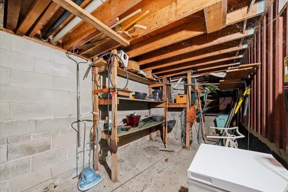 809 Roslyn Boulevard, North Vancouver For Sale - image 33