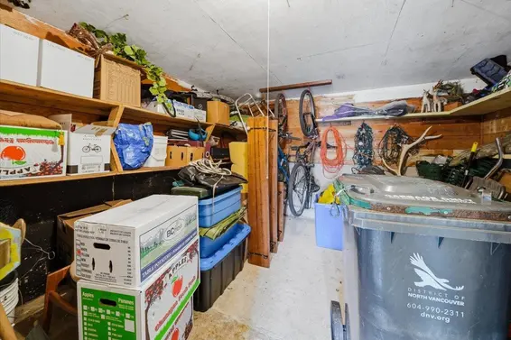 809 Roslyn Boulevard, North Vancouver For Sale - image 34