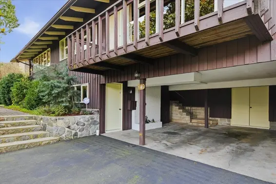 809 Roslyn Boulevard, North Vancouver For Sale - image 6