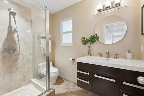 993 Chamberlain Drive, North Vancouver For Sale - image 19