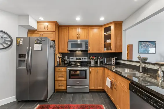 419 121 West 29th Street, North Vancouver For Sale - image 13