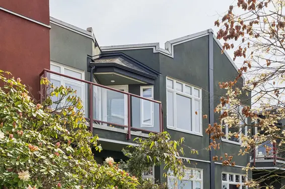 419 121 West 29th Street, North Vancouver For Sale - image 2