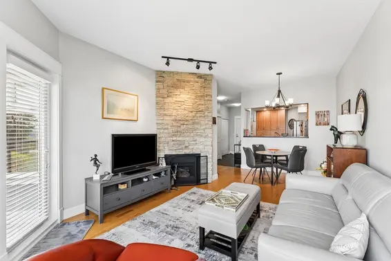 419 121 West 29th Street, North Vancouver For Sale - image 3