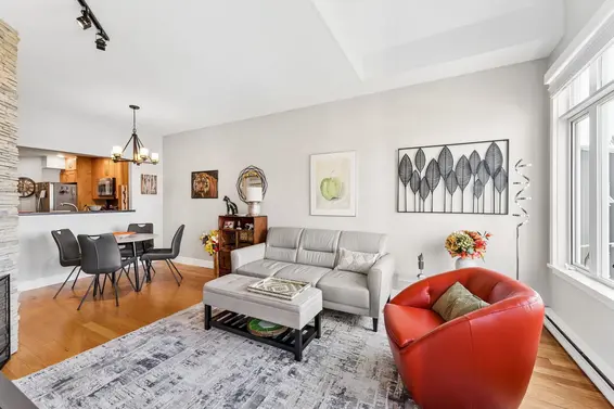 419 121 West 29th Street, North Vancouver For Sale - image 4
