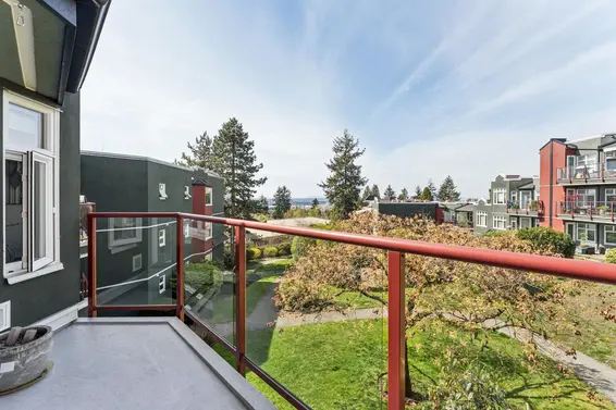 419 121 West 29th Street, North Vancouver For Sale - image 9