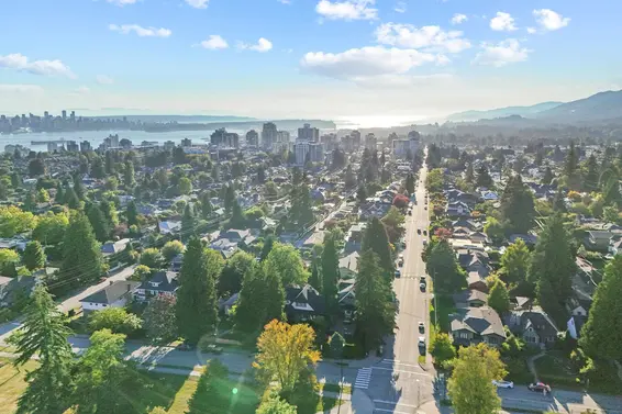 575 East 17th Street, North Vancouver For Sale - image 3