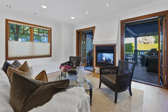 575 East 17th Street, North Vancouver For Sale - image 4