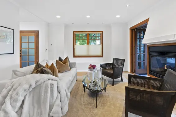 575 East 17th Street, North Vancouver For Sale - image 5
