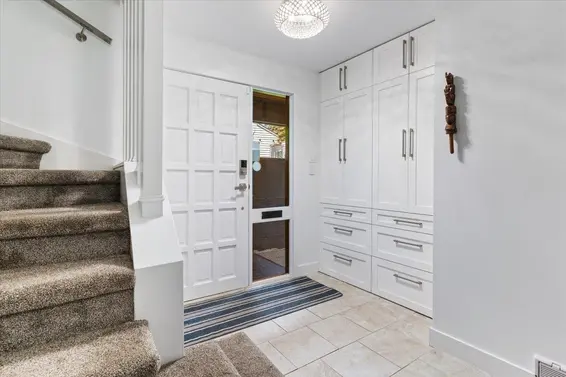 818 Frederick Road, North Vancouver For Sale - image 3