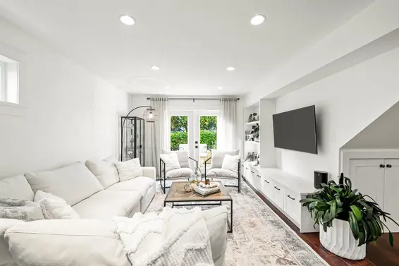 4365 Raeburn Street, North Vancouver For Sale - image 15