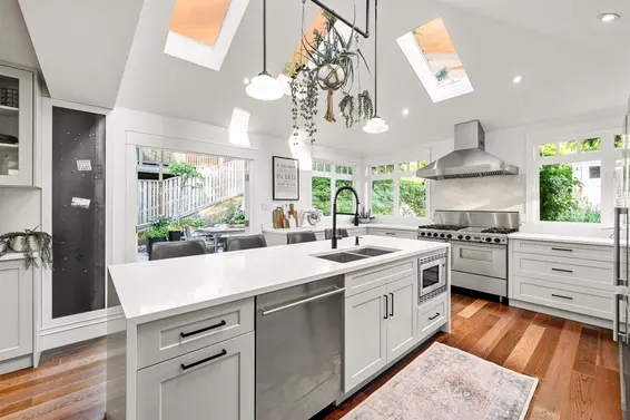 4365 Raeburn Street, North Vancouver For Sale - image 19