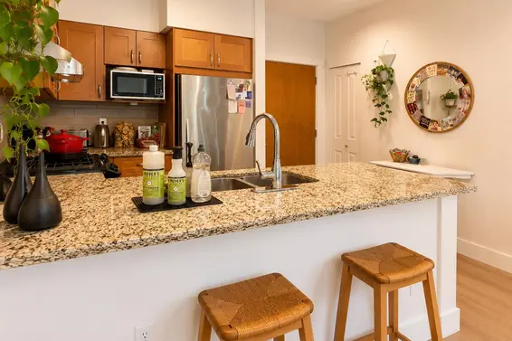 318 1111 East 27th Street, North Vancouver For Sale - image 2