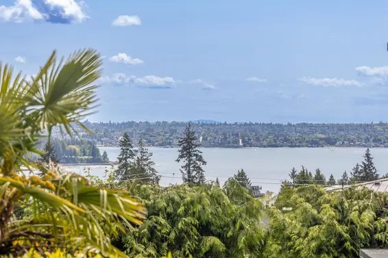 1752 Ottawa Place, West Vancouver