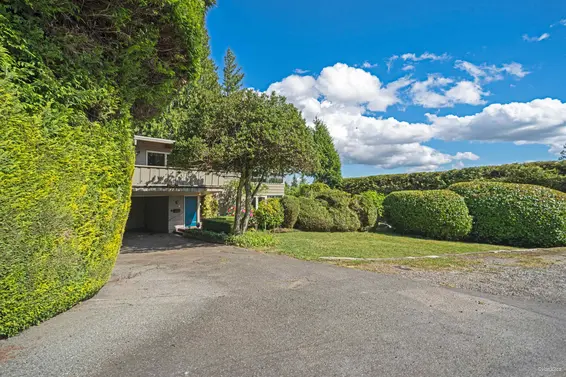 1752 Ottawa Place, West Vancouver For Sale - image 2