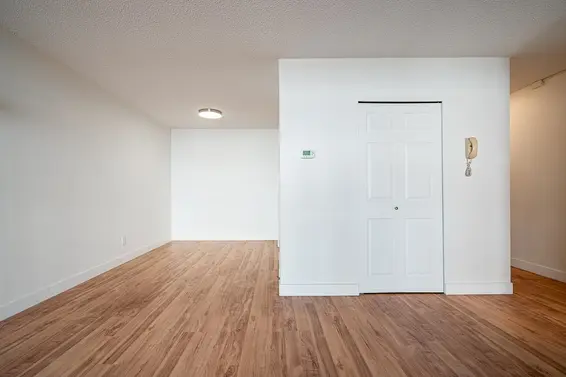 208 1550 Chesterfield Avenue, North Vancouver For Sale - image 12