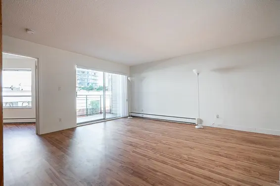 208 1550 Chesterfield Avenue, North Vancouver For Sale - image 15