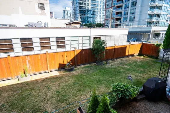 208 1550 Chesterfield Avenue, North Vancouver For Sale - image 29