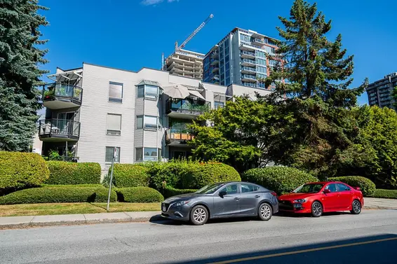 208 1550 Chesterfield Avenue, North Vancouver For Sale - image 3