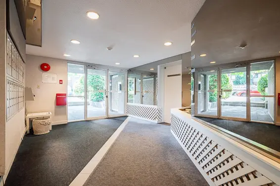 208 1550 Chesterfield Avenue, North Vancouver For Sale - image 5