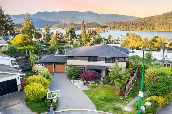 434 Felton Place, North Vancouver