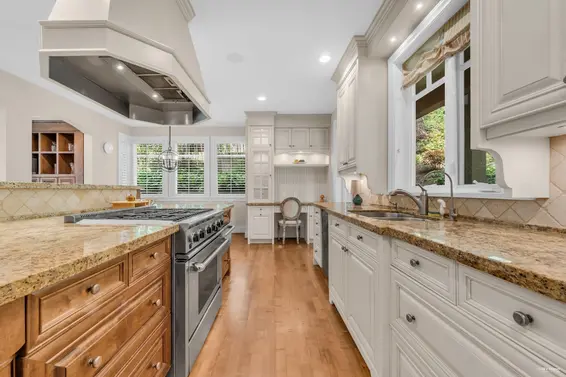 4513 Caulfeild Lane, West Vancouver For Sale - image 13