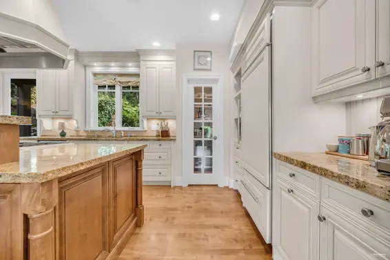 4513 Caulfeild Lane, West Vancouver For Sale - image 14