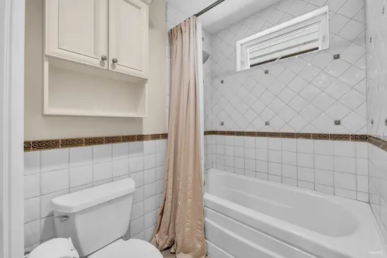 4513 Caulfeild Lane, West Vancouver For Sale - image 32