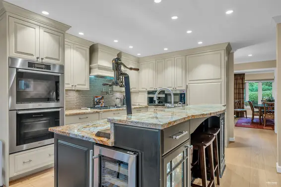 1578 Inglewood Avenue, West Vancouver For Sale - image 10