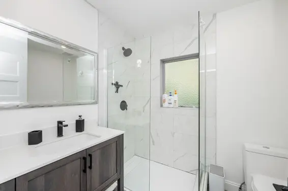 3245 Travers Avenue, West Vancouver For Sale - image 15