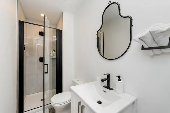 3245 Travers Avenue, West Vancouver For Sale - image 18