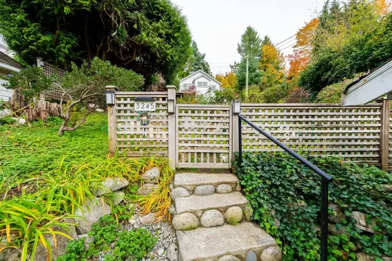 3245 Travers Avenue, West Vancouver For Sale - image 23