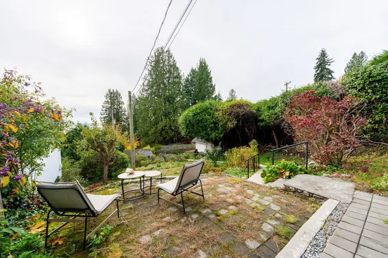 3245 Travers Avenue, West Vancouver For Sale - image 3