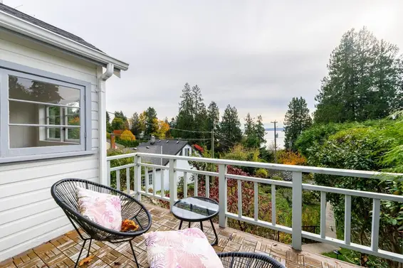 3245 Travers Avenue, West Vancouver For Sale - image 7