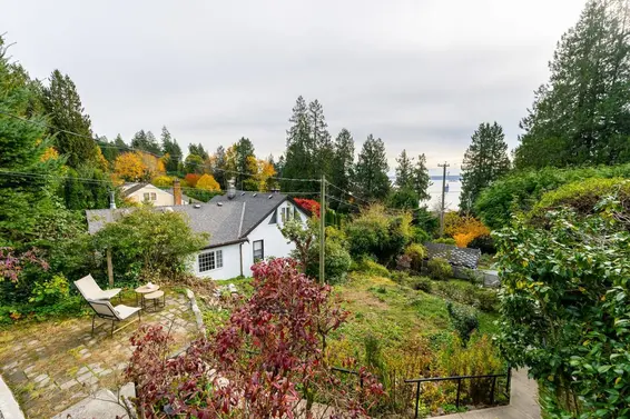 3245 Travers Avenue, West Vancouver For Sale - image 9